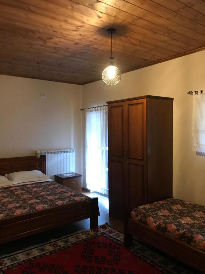 Hostel Bujtina Hader Xhebro Tepelene Exterior foto