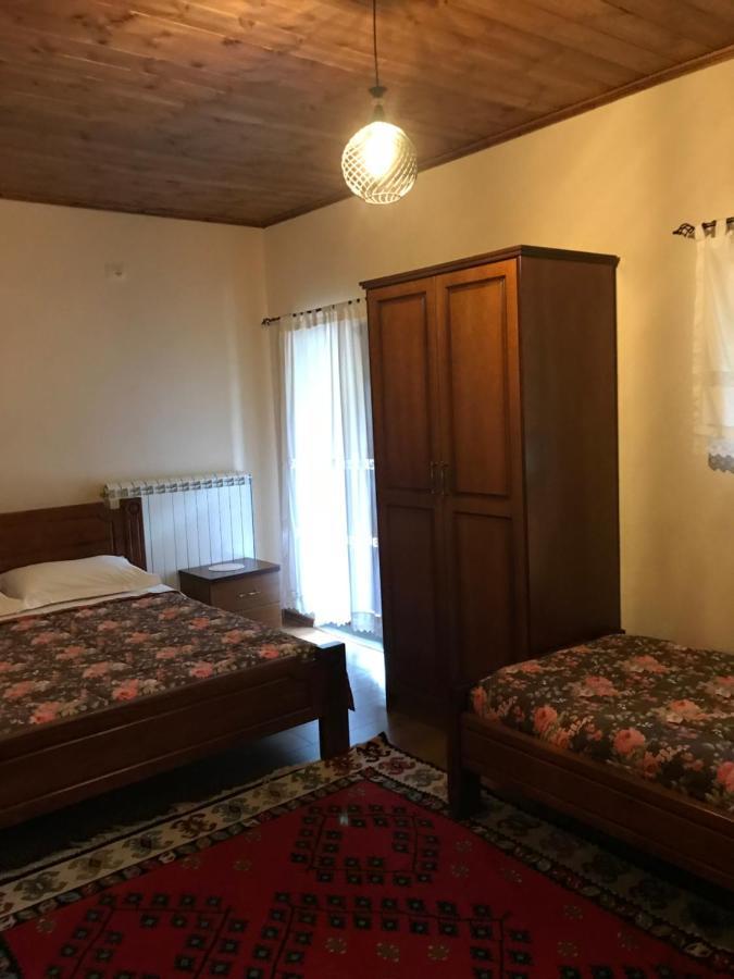 Hostel Bujtina Hader Xhebro Tepelene Exterior foto