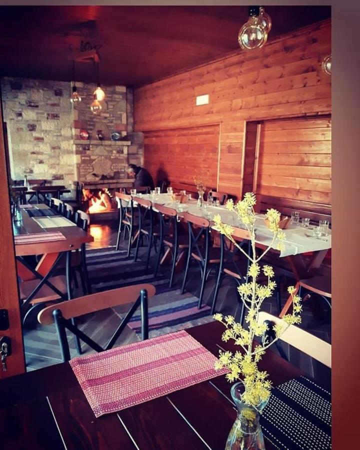 Hostel Bujtina Hader Xhebro Tepelene Exterior foto